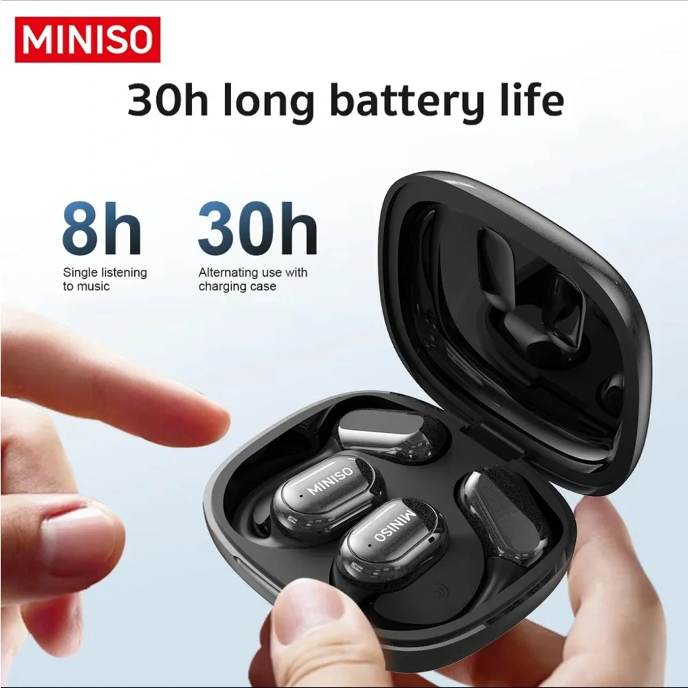 Translator / Wireless Bluetooth Earphone/Headset with charging case.